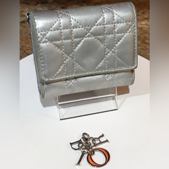 DIOR Silver Cannage Leather Trifold Wallet 😍🔥 - Picture 9 of 16